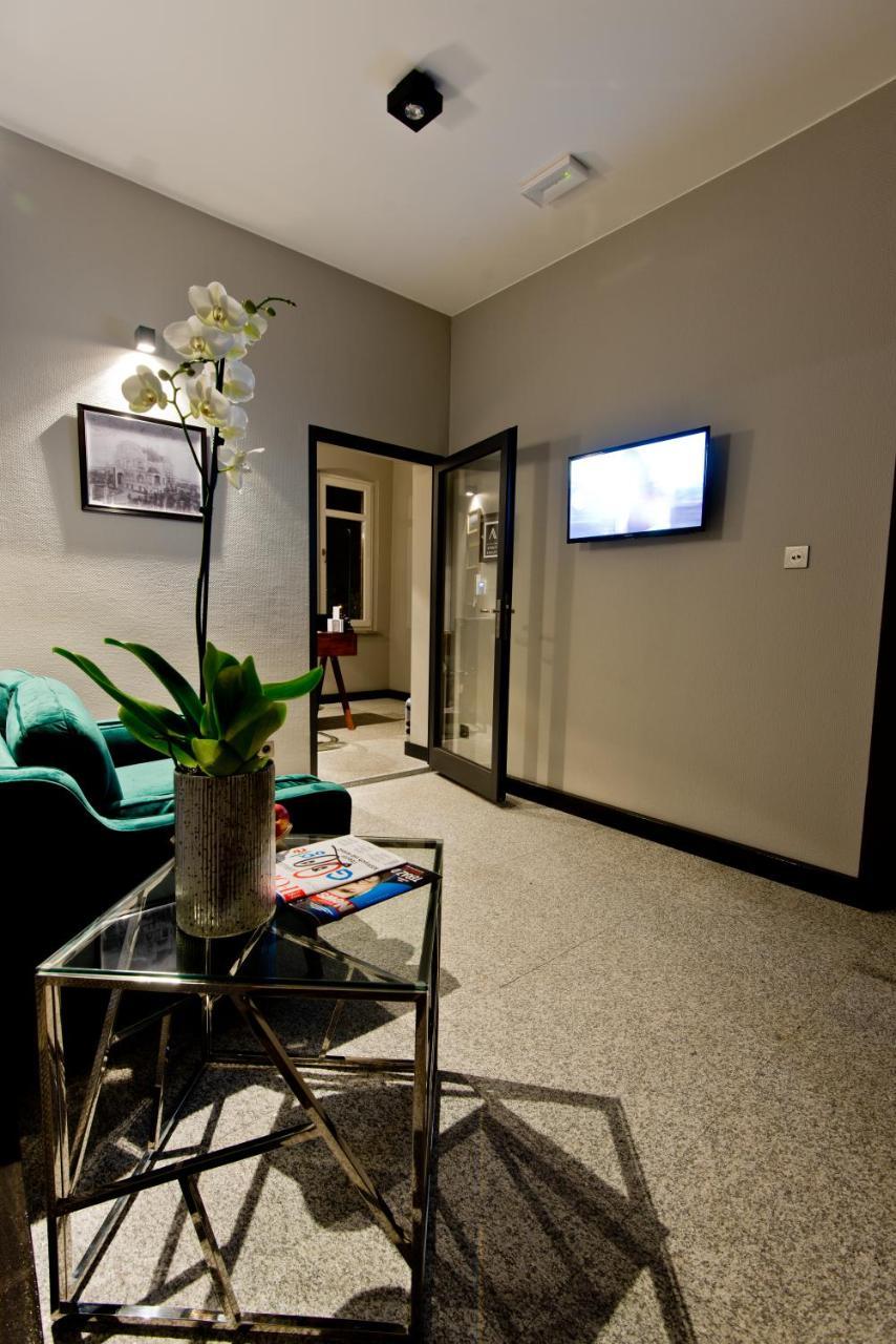 Apartsuites I Sorau Żary Εξωτερικό φωτογραφία The waiting room at a dental practice
